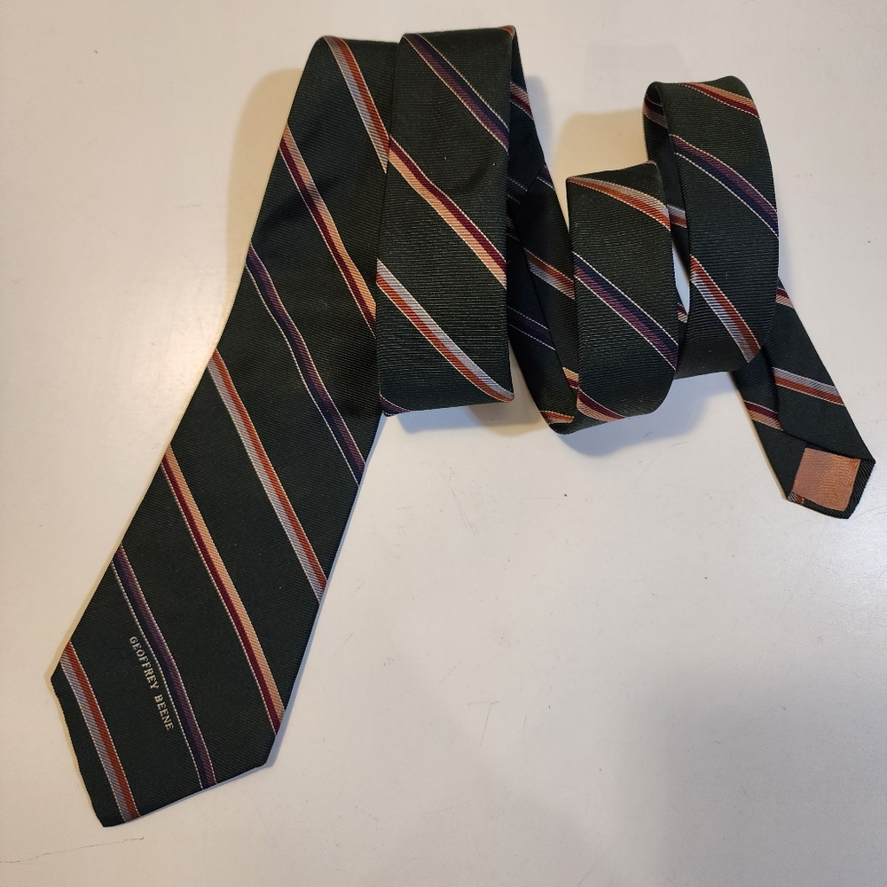 GEOFFREY BEENE Striped Green and Orange Silk Tie